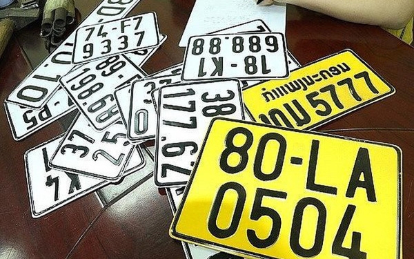 Kể từ ngày 1/8, xe kinh doanh vận tải phải đổi biển số từ trắng sang vàng ke tu ngay 18 xe kinh doanh van tai phai doi bien so tu trang sang vang