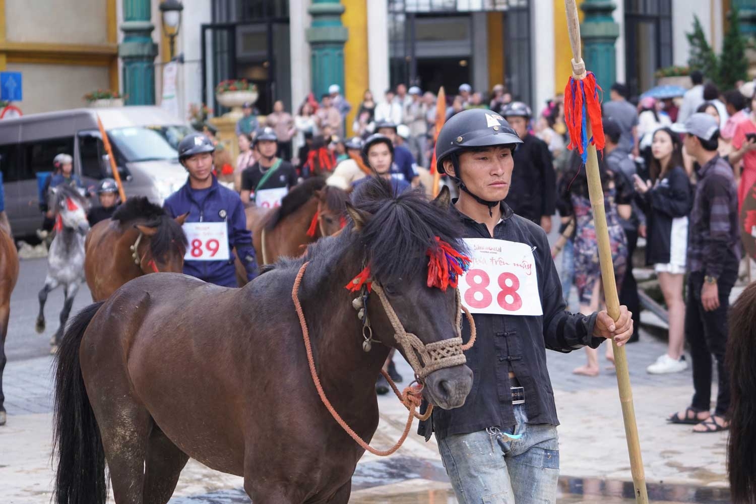 phan khich giai dua ngua tren may tai sun world fansipan legend