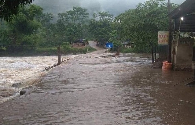 Vùng núi Bắc Bộ tiếp tục đối mặt với lũ quét và sạt lở đất vung nui bac bo tiep tuc doi mat voi lu quet va sat lo dat