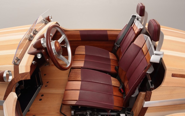 chiem nguong hang doc toyota setsuna chay dien lam bang go