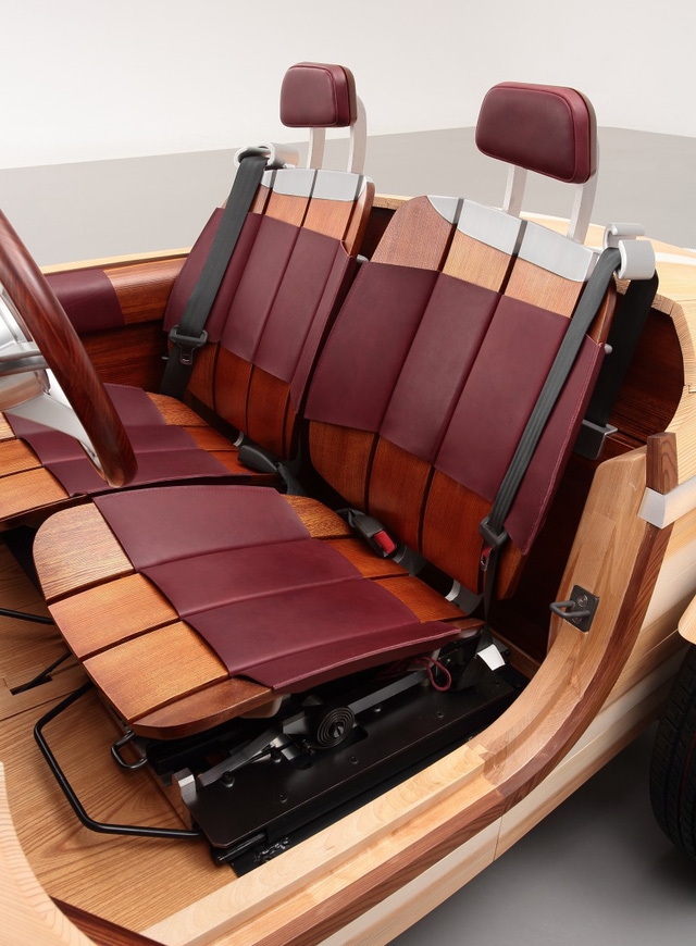 chiem nguong hang doc toyota setsuna chay dien lam bang go