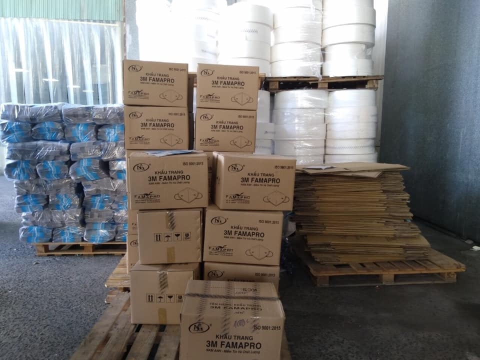 tp hcm lu c luo ng qltt bat giu hang tram nghin khau trang gia tai cong ty nam anh