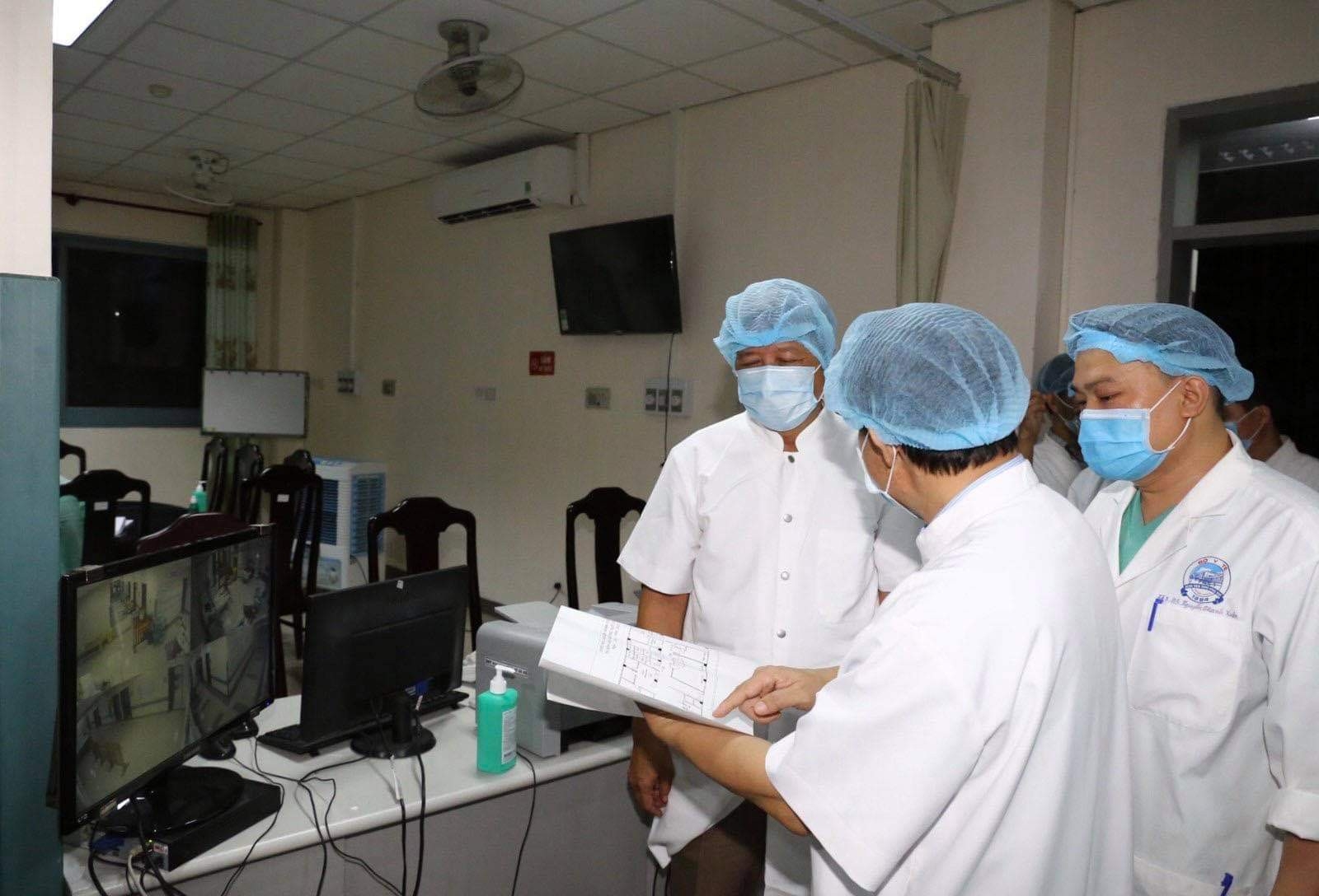 18 ca nhiem covid 19 duoc chuyen ra benh vien trung uong hue dang co tien trien tot