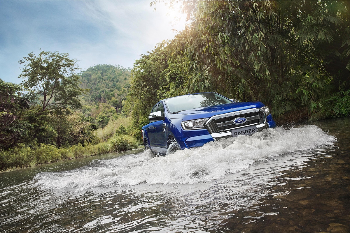 Các cách lái xe an toàn vượt qua vùng ngập nước cac cach lai xe an toan vuot qua vung ngap nuoc