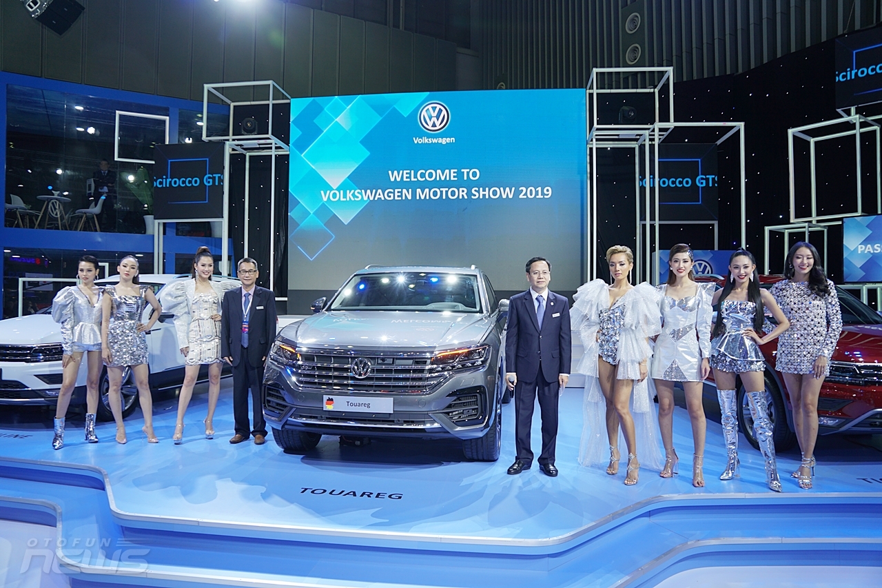 vms 2019 volkswagen cong bo gia ban ma u suv cao cap touareg 2019