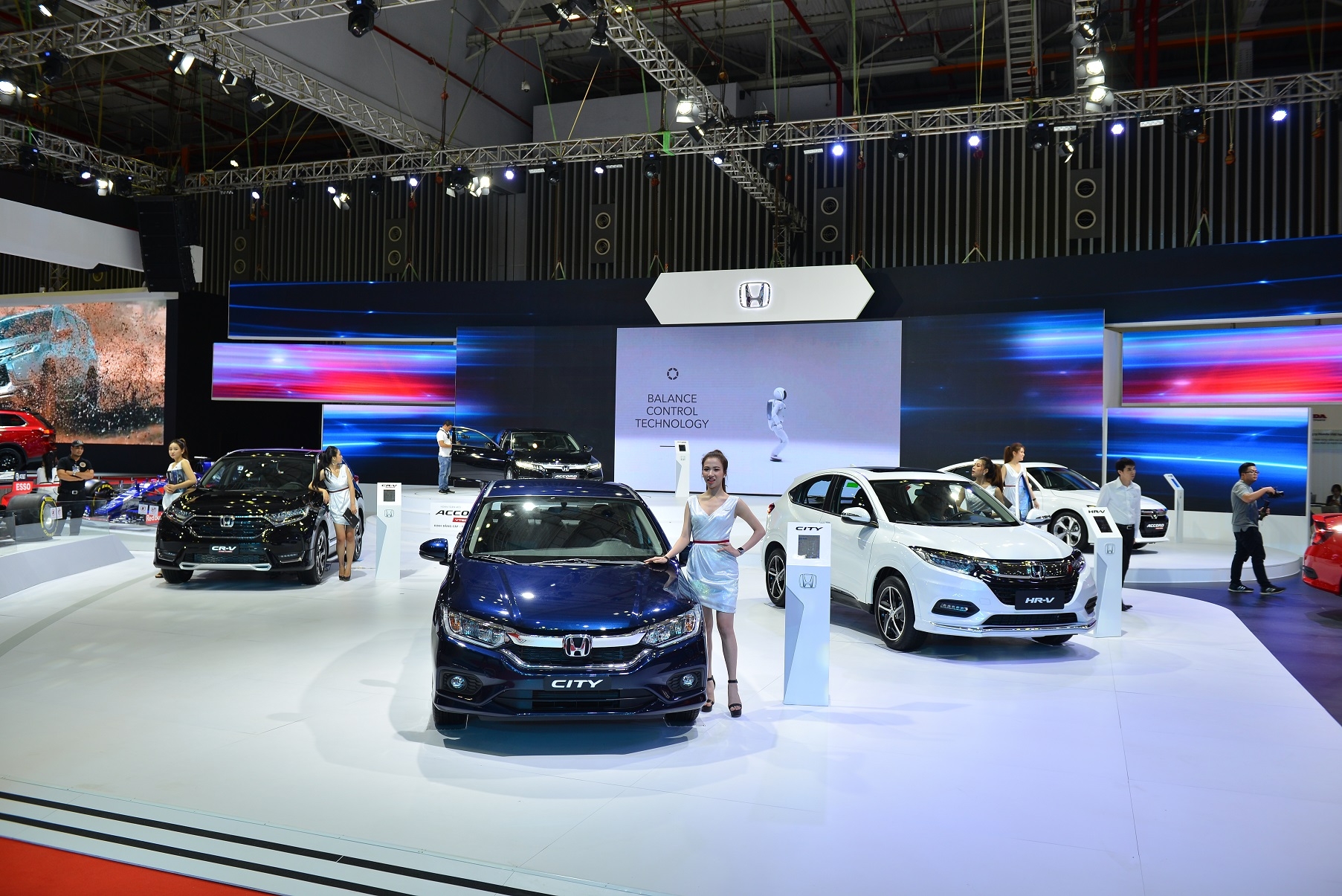 Honda mang xe đua F1 và Accord hoàn toàn mới đến VMS 2019 honda mang xe dua f1 va accord hoan toan moi den vms 2019