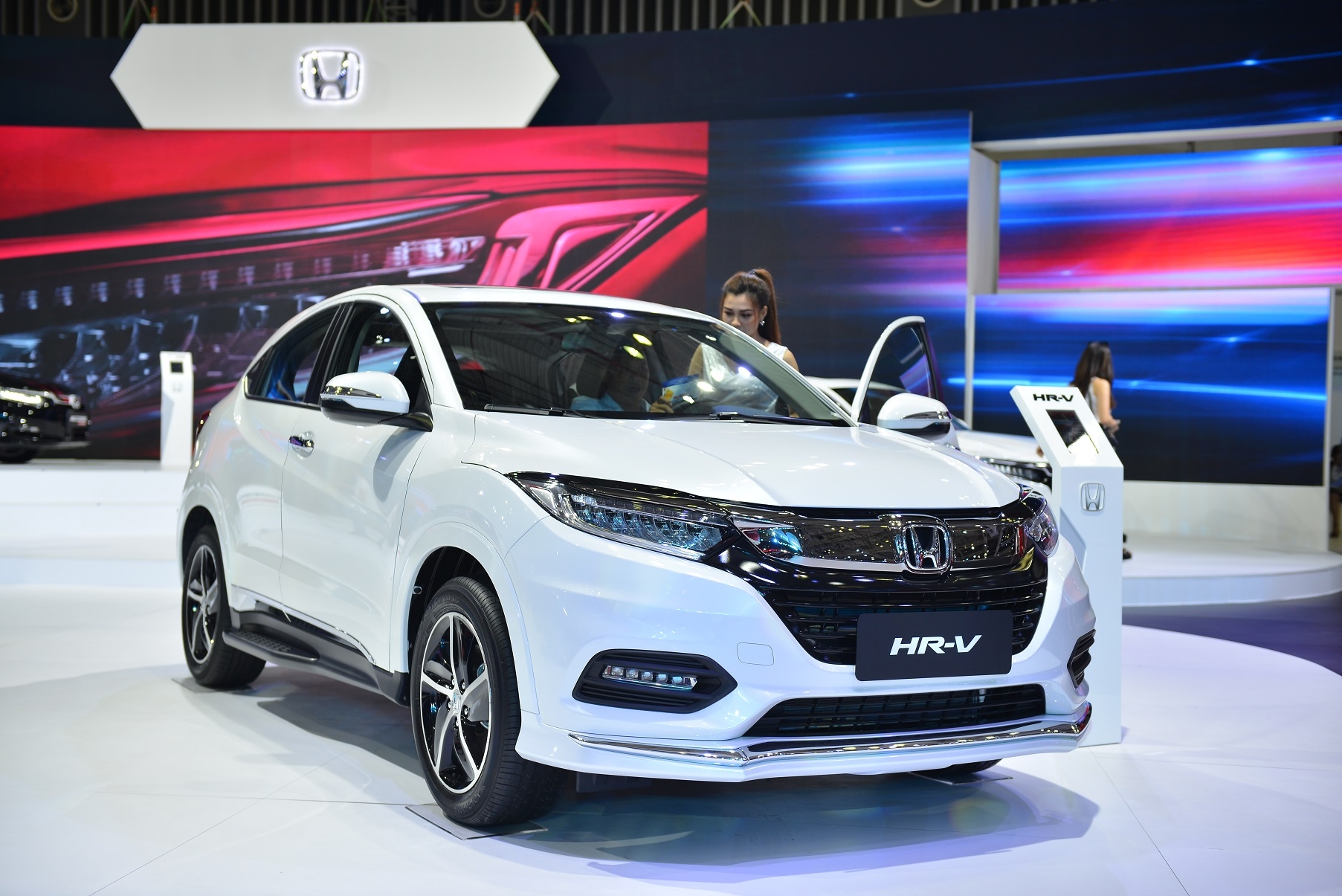 Honda mang xe đua F1 và Accord hoàn toàn mới đến VMS 2019 honda mang xe dua f1 va accord hoan toan moi den vms 2019