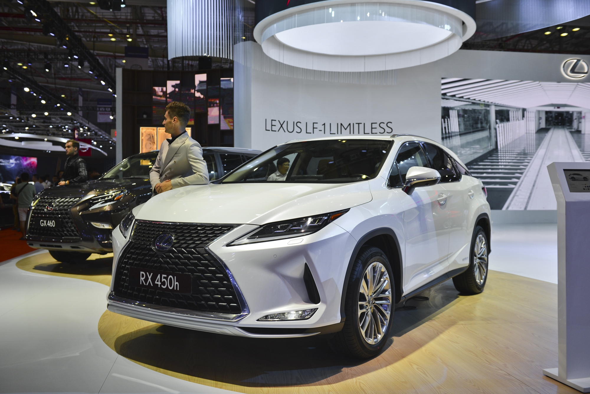 Lexus giới thiệu RX và GX phiên bản nâng cấp tại VMS 2019 lexus gioi thieu rx va gx phien ban nang cap tai vms 2019