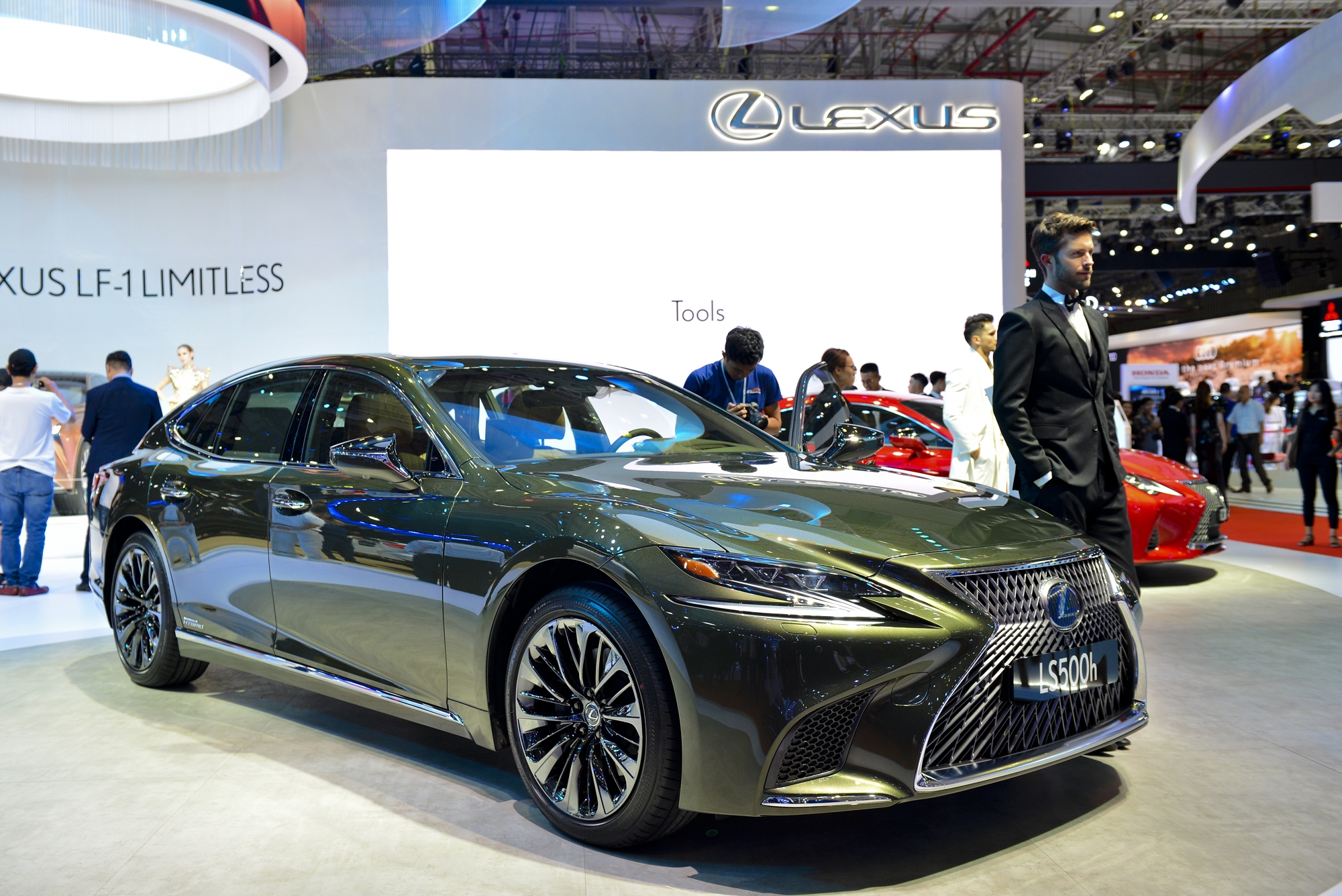 Lexus giới thiệu RX và GX phiên bản nâng cấp tại VMS 2019 lexus gioi thieu rx va gx phien ban nang cap tai vms 2019