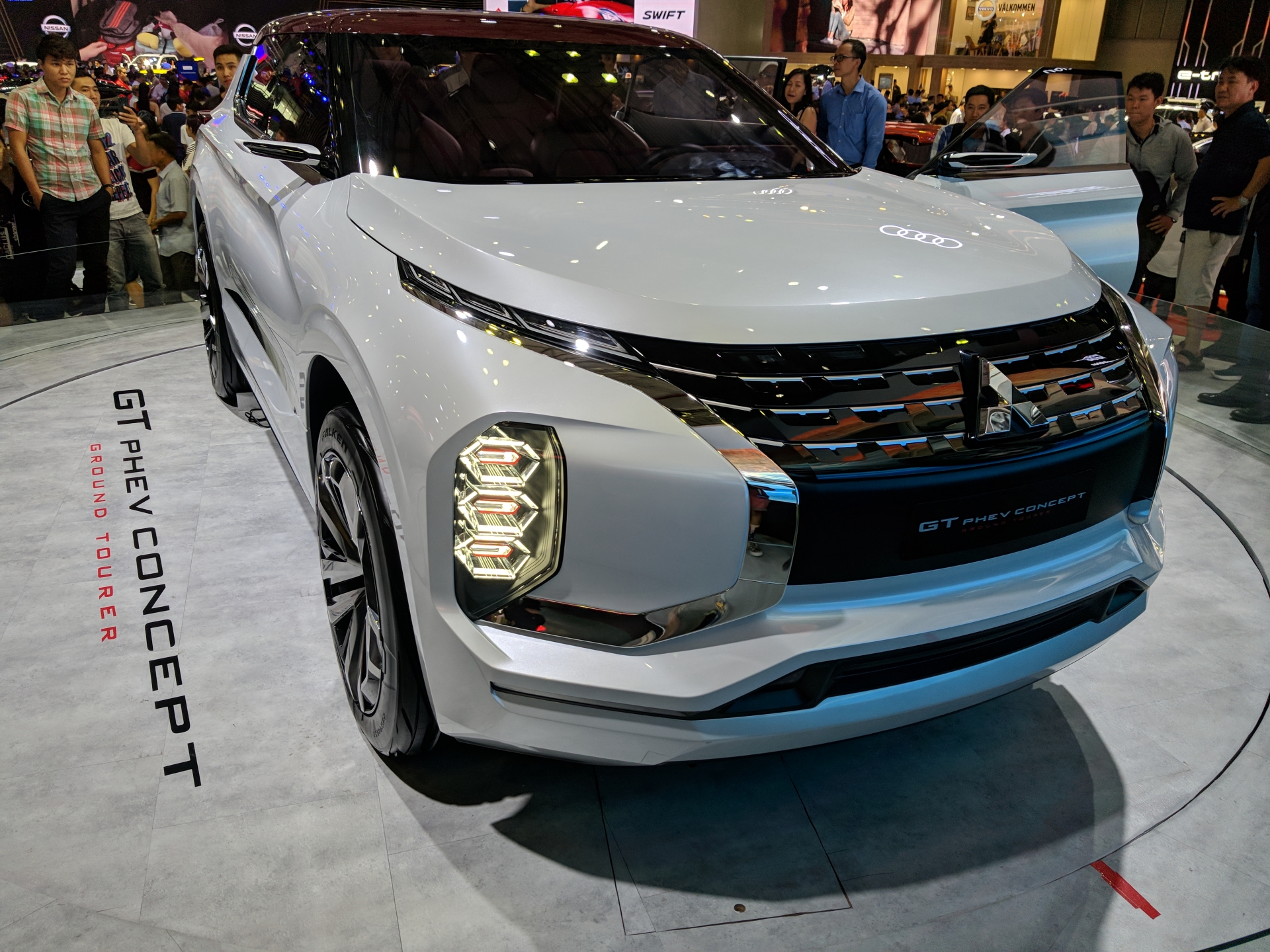 ngam concept mitsubishi gt phev cuc dep tai vms 2019