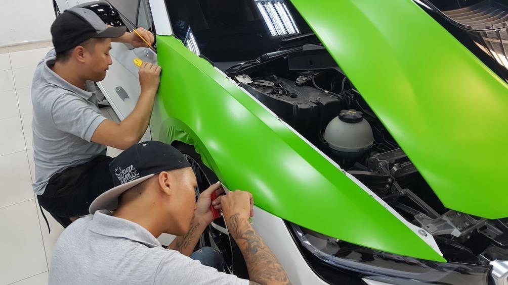 Thay đổi màu sơn xe ô tô sẽ bị phạt như thế nào? thay doi mau son xe o to se bi phat nhu the nao