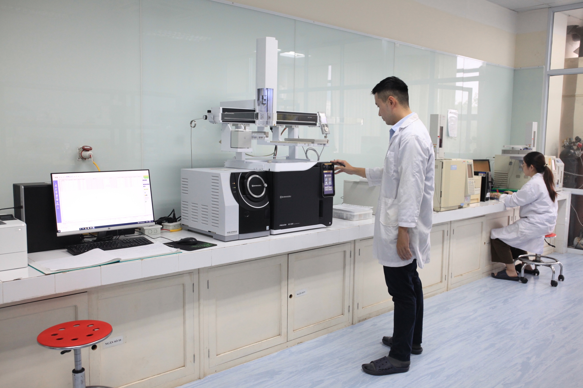 Hướng tới bảo đảm sức khỏe người lao động và phát triển bền vững Hướng tới bảo đảm sức khỏe người lao động và phát triển bền vững