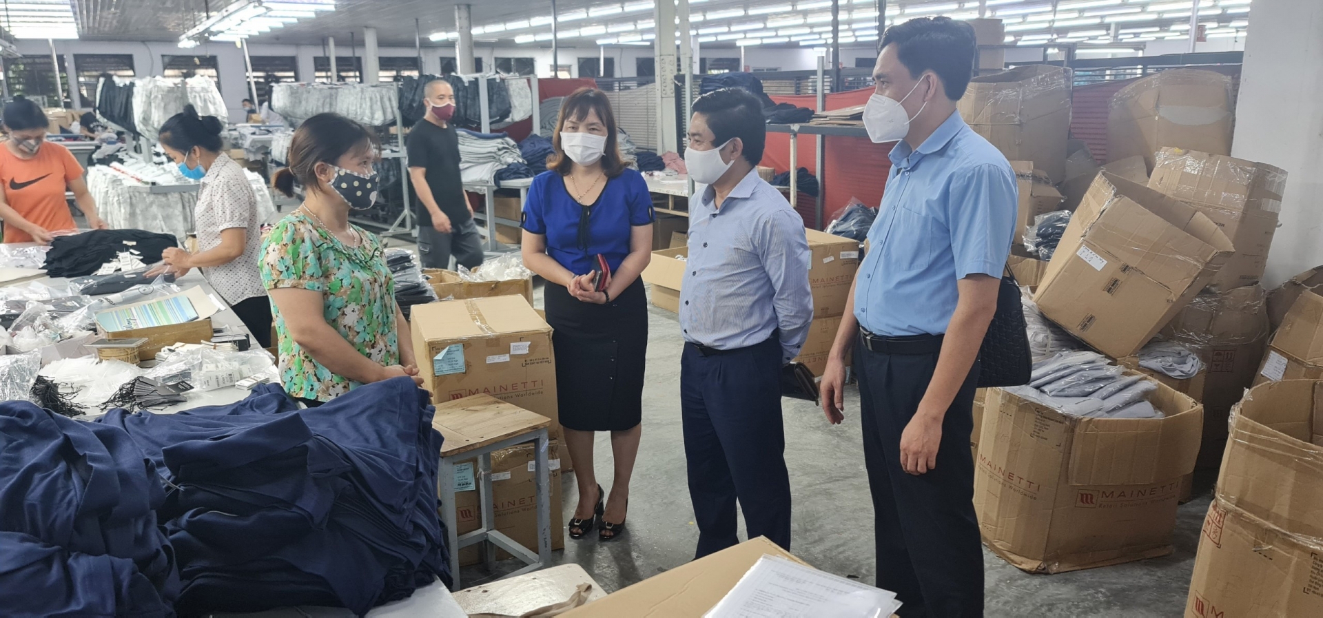 Hướng tới bảo đảm sức khỏe người lao động và phát triển bền vững Hướng tới bảo đảm sức khỏe người lao động và phát triển bền vững