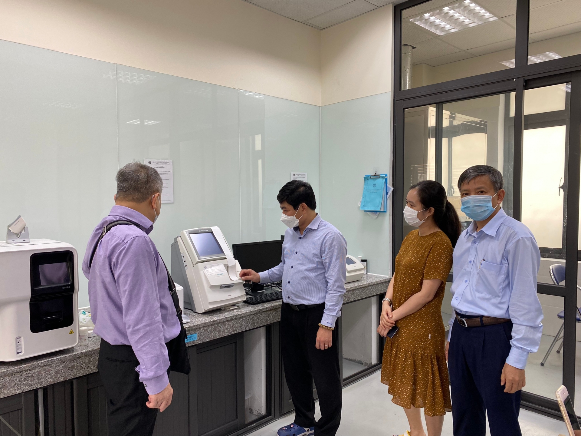 Hướng tới bảo đảm sức khỏe người lao động và phát triển bền vững Hướng tới bảo đảm sức khỏe người lao động và phát triển bền vững