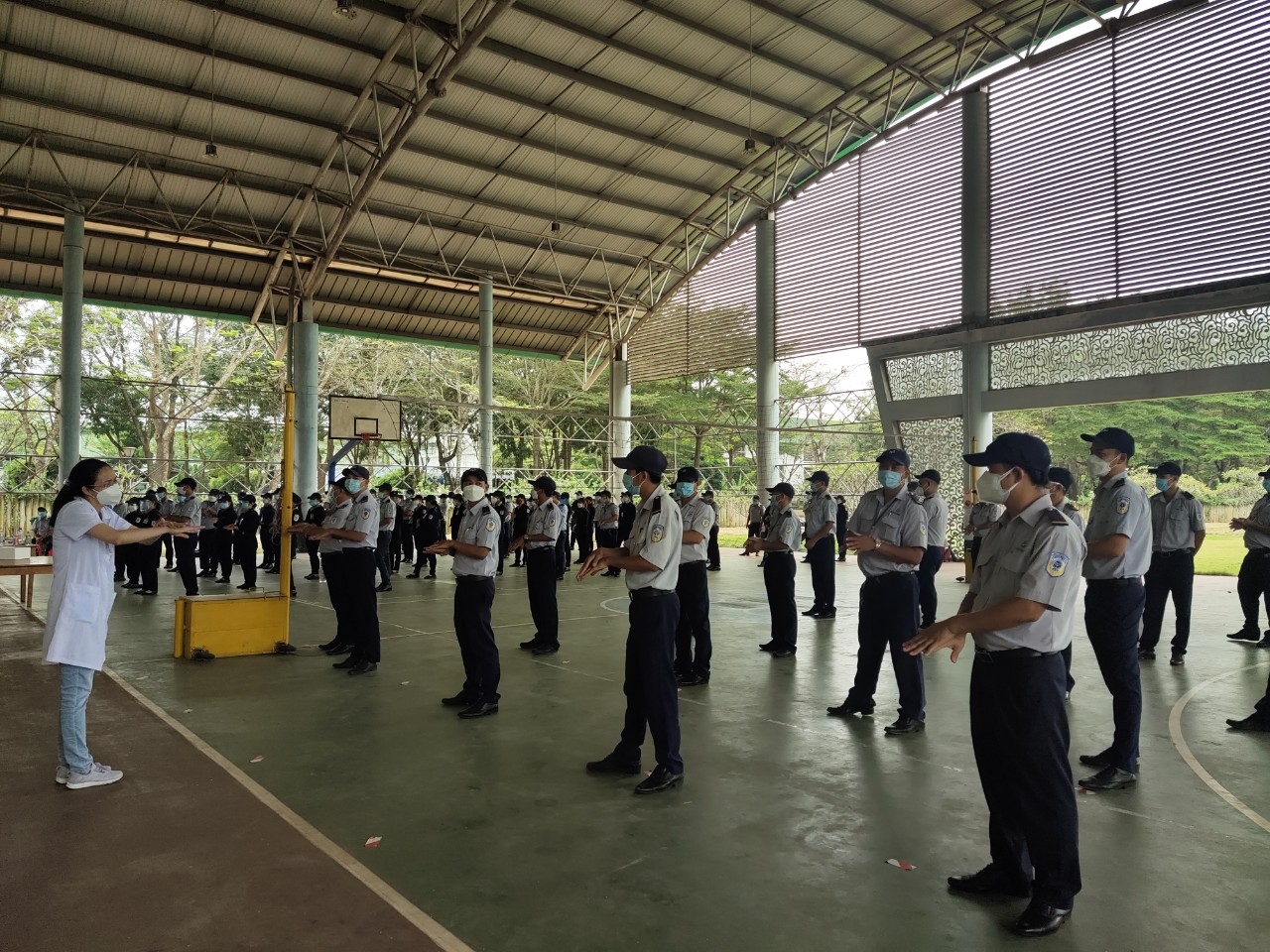 Hướng tới bảo đảm sức khỏe người lao động và phát triển bền vững Hướng tới bảo đảm sức khỏe người lao động và phát triển bền vững