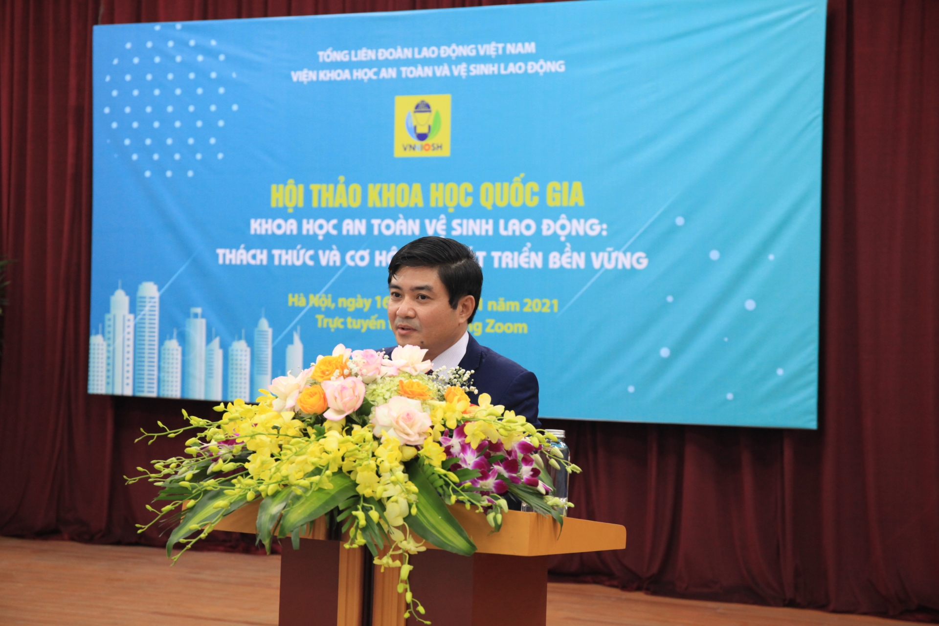 Xây dựng xã hội an toàn trong bối cảnh cuộc Cách mạng công nghiệp lần thứ tư và đại dịch Covid-19 Xây dựng xã hội an toàn trong bối cảnh cuộc Cách mạng công nghiệp lần thứ tư