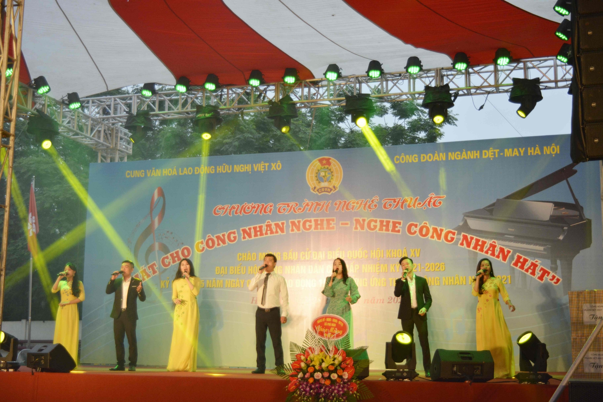 Thử nhìn văn hóa thật giản đơn