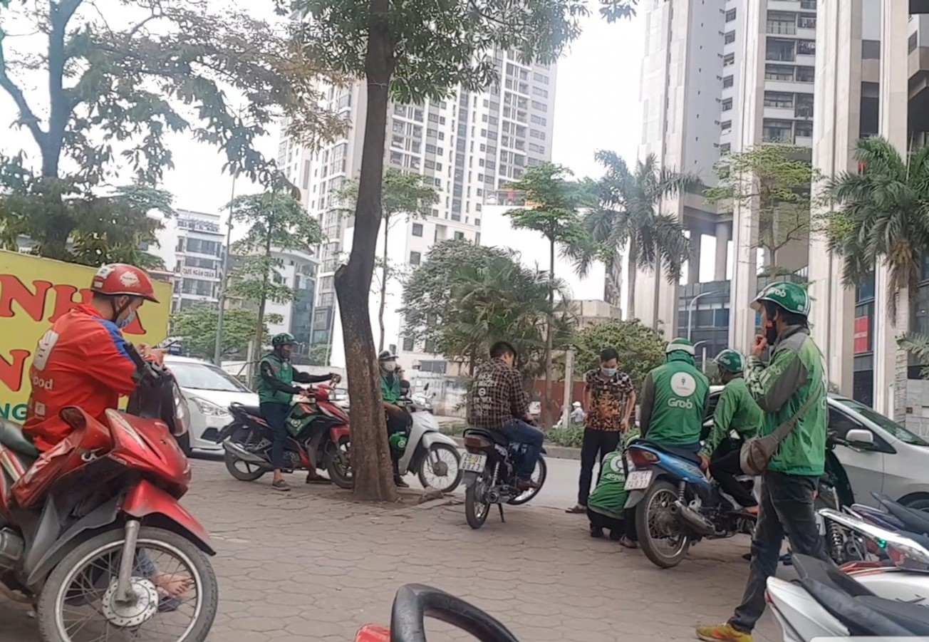 Sinh viên chạy xe ôm công nghệ: Được và mất? Sinh viên chạy xe ôm công nghệ: Được và mất?