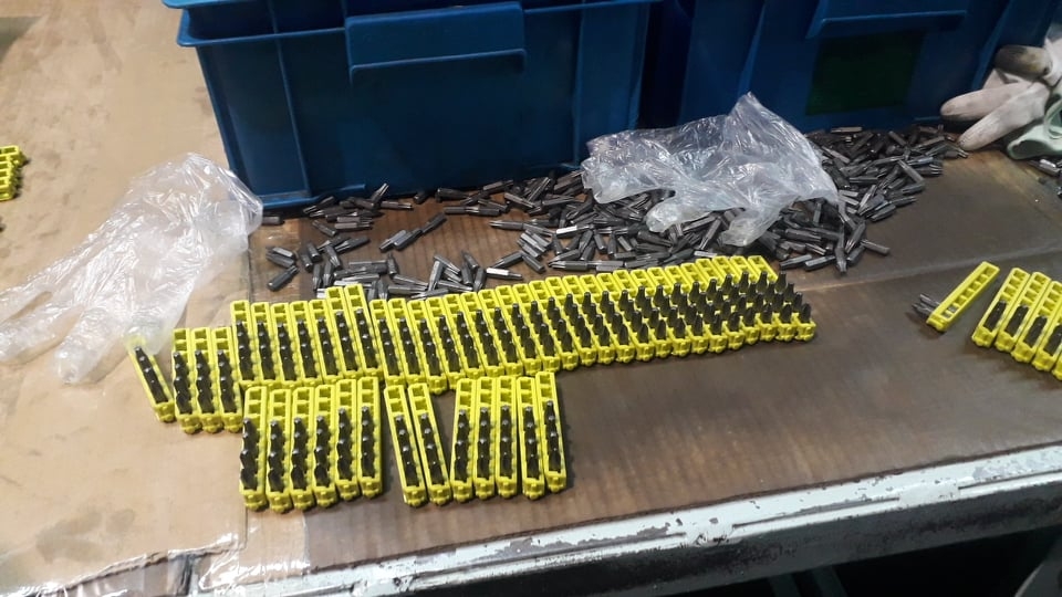 Công nhân vùng dịch gồng mình vượt “bão” Covid