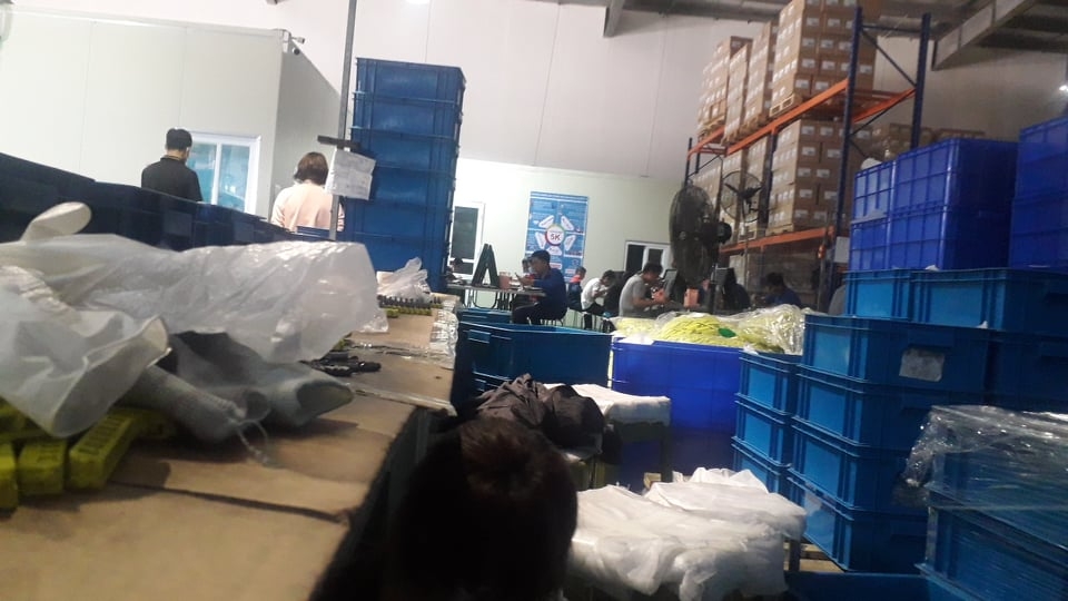 Công nhân vùng dịch gồng mình vượt “bão” Covid