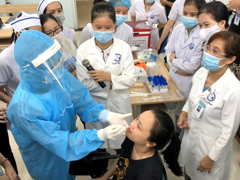 PGS. TS. Trần Đình Bình: “Thời điểm Covid-19 như một bệnh đặc hữu đang cận kề…”