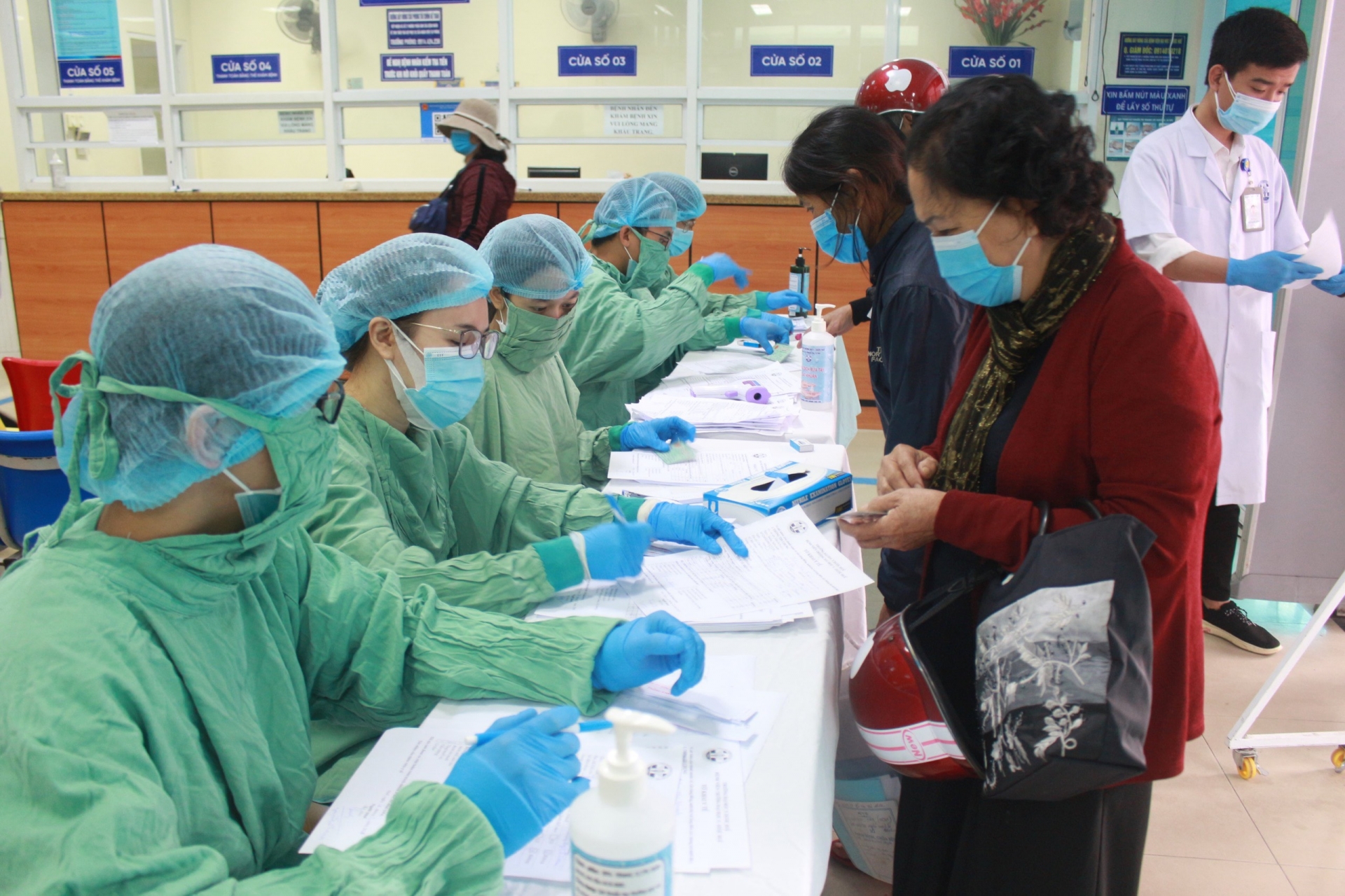 PGS. TS. Trần Đình Bình: “Thời điểm Covid-19 như một bệnh đặc hữu đang cận kề…”