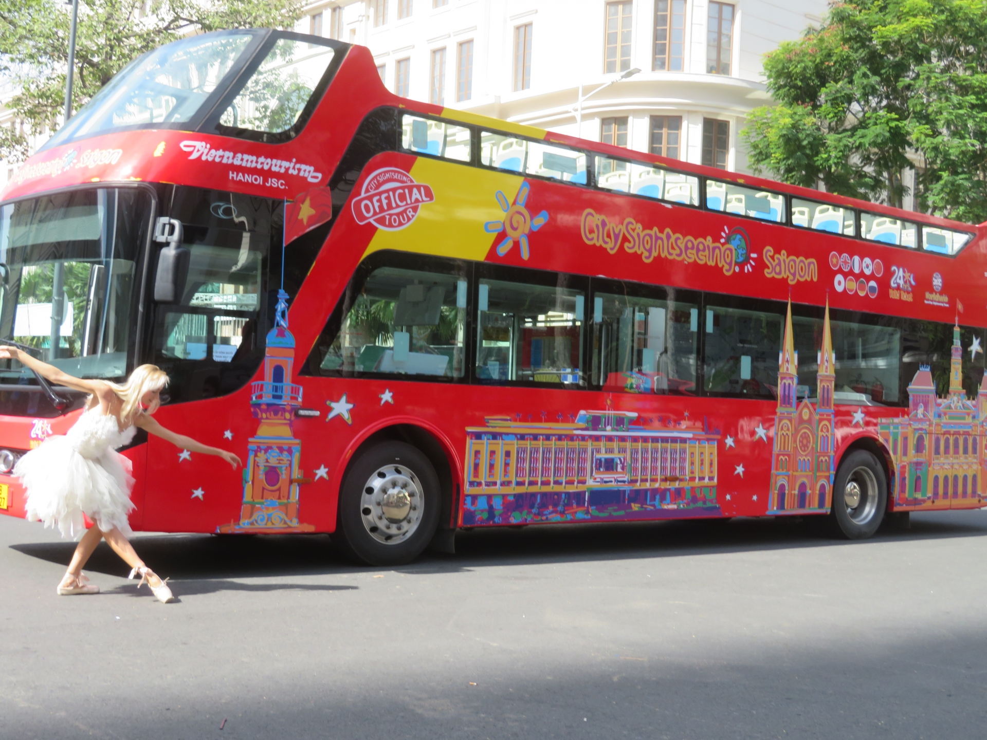 Sài Gòn vơ vẩn đạp xe… Sài Gòn vơ vẩn đạp xe…