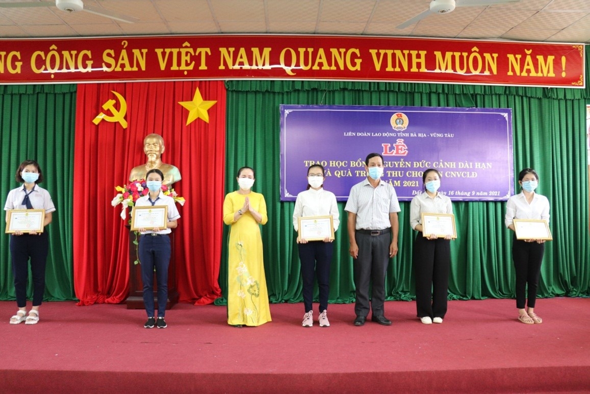 Động lực để con công nhân lao động có hoàn cảnh khó khăn, hiếu học vươn lên