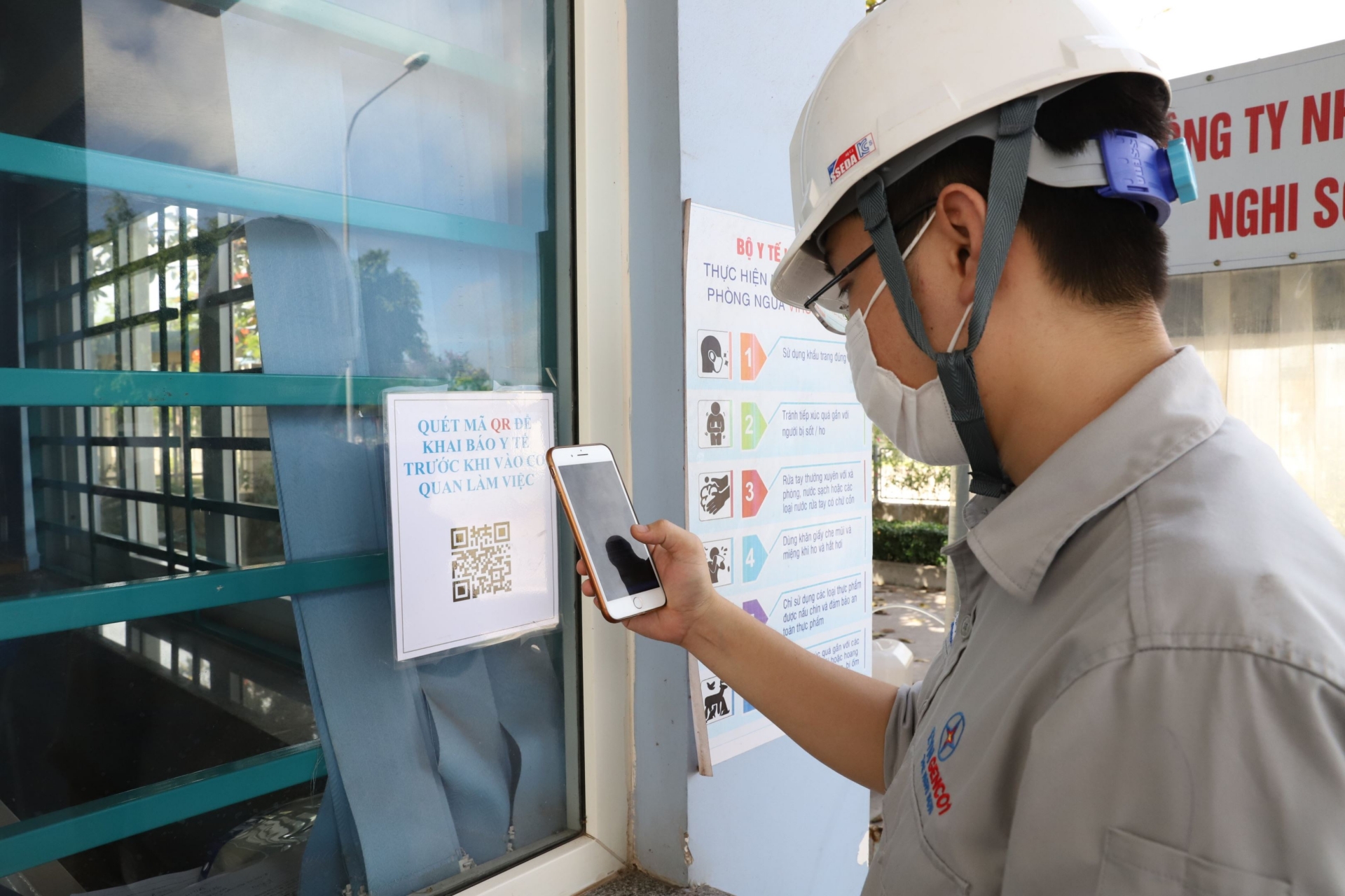 Đảm bảo an toàn lao động cho doanh nghiệp trong trạng thái “Bình thường mới” Đảm bảo an toàn lao động cho doanh nghiệp trong trạng thái “Bình thường mới”