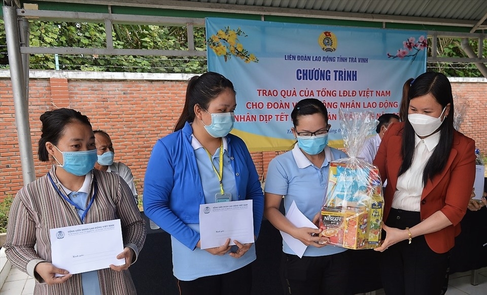 Động viên người lao động trở lại làm việc sau Tết Động viên người lao động trở lại làm việc sau Tết