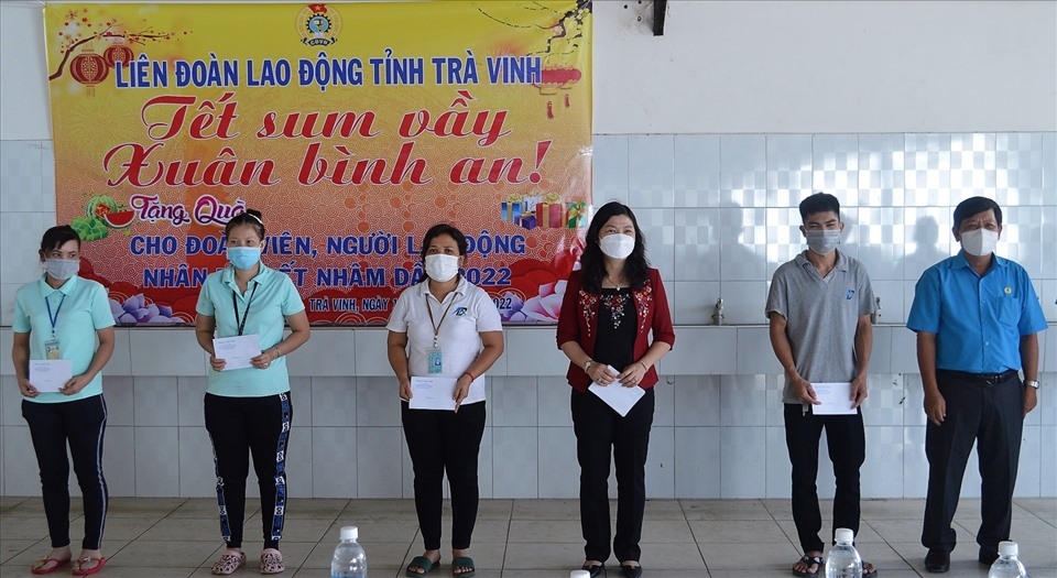 Động viên người lao động trở lại làm việc sau Tết Động viên người lao động trở lại làm việc sau Tết
