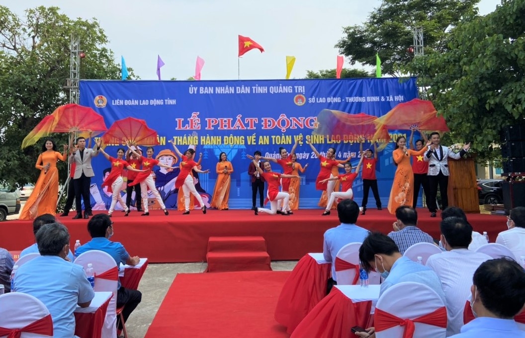 “Mang lại niềm vui, sự ấm áp cho người lao động trong dịp Tết”