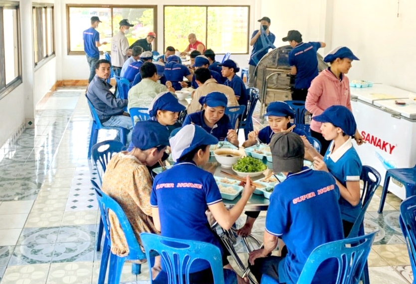 Chung sức xây dựng môi trường sống và làm việc xanh - sạch - đẹp Chung sức xây dựng môi trường sống và làm việc xanh - sạch - đẹp