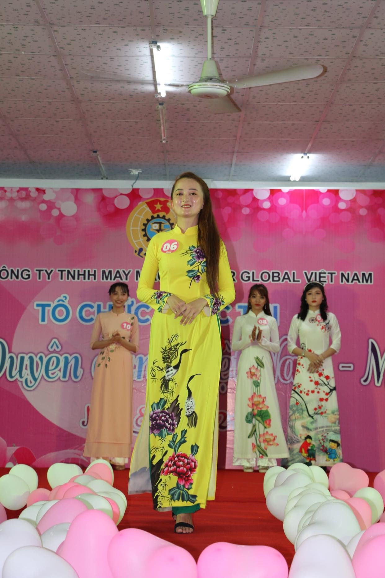 Bình Dương: Duyên dáng nữ công nhân thi áo dài