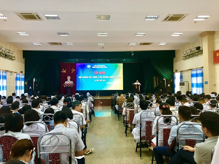 ĐẢM BẢO QUYỀN LỢI, SỨC KHỎE VÀ TÍNH MẠNG CHO NGƯỜI LAO ĐỘNG ĐẢM BẢO QUYỀN LỢI, SỨC KHỎE VÀ TÍNH MẠNG CHO NGƯỜI LAO ĐỘNG