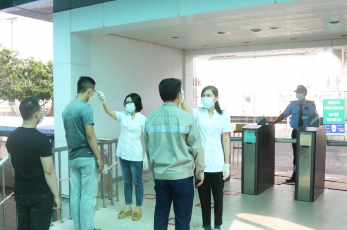 Nhân viên y tế tại doanh nghiệp và nguy cơ mắc bệnh nghề nghiệp