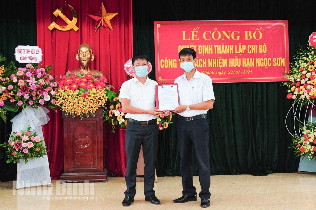 Sự lãnh đạo của Đảng đối với tổ chức Công đoàn trong các doanh nghiệp ngoài khu vực Nhà nước Sự lãnh đạo của Đảng đối với tổ chức Công đoàn trong các doanh nghiệp ngoài Nhà nước