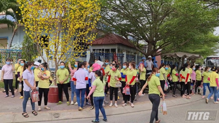 Tại sao lương công nhân không đủ sống? Tại sao lương công nhân không đủ sống?