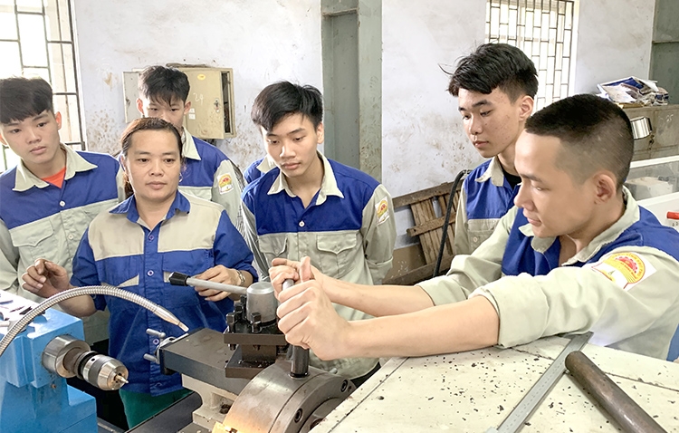 Nâng cao chất lượng nguồn nhân lực, phát triển văn hóa