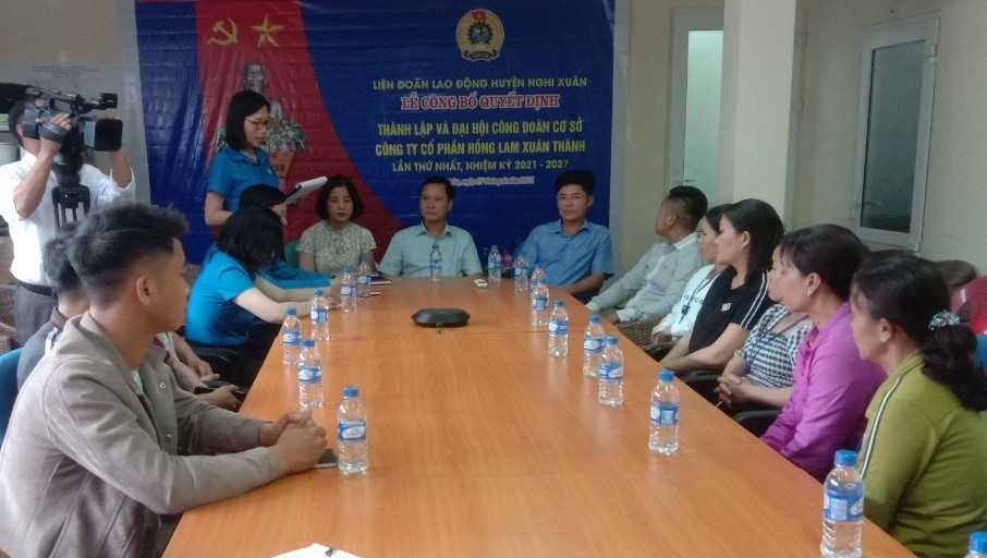 Nâng cao năng lực cán bộ công đoàn Việt Nam trong tình hình mới Nâng cao năng lực cán bộ công đoàn Việt Nam trong tình hình mới