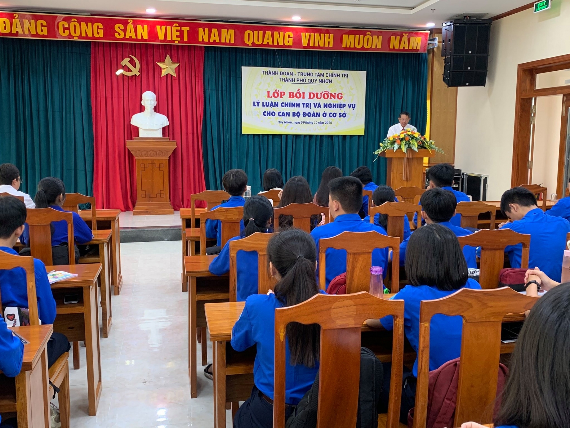 Nâng cao năng lực cán bộ công đoàn Việt Nam trong tình hình mới Nâng cao năng lực cán bộ công đoàn Việt Nam trong tình hình mới