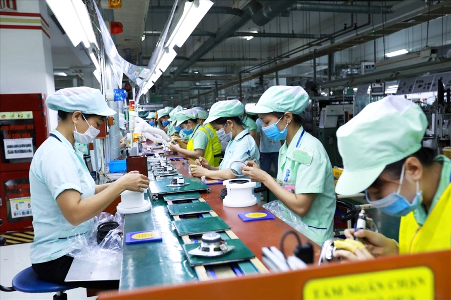 Tác động của đại dịch Covid-19 đến NLĐ, biện pháp hỗ trợ và một số khuyến nghị Tác động của đại dịch Covid-19 đến NLĐ, biện pháp hỗ trợ và một số khuyến nghị