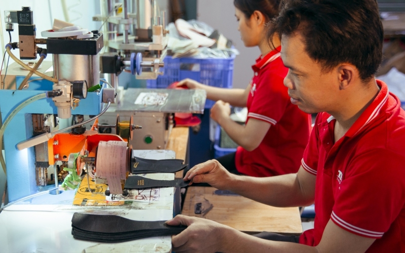 Tiếp xúc nhiệt độ cao và ồn liên quan đến sức khỏe tâm thần của công nhân sản xuất giày Tiếp xúc nhiệt độ cao và ồn liên quan đến sức khỏe tâm thần của công nhân sản xuất giày