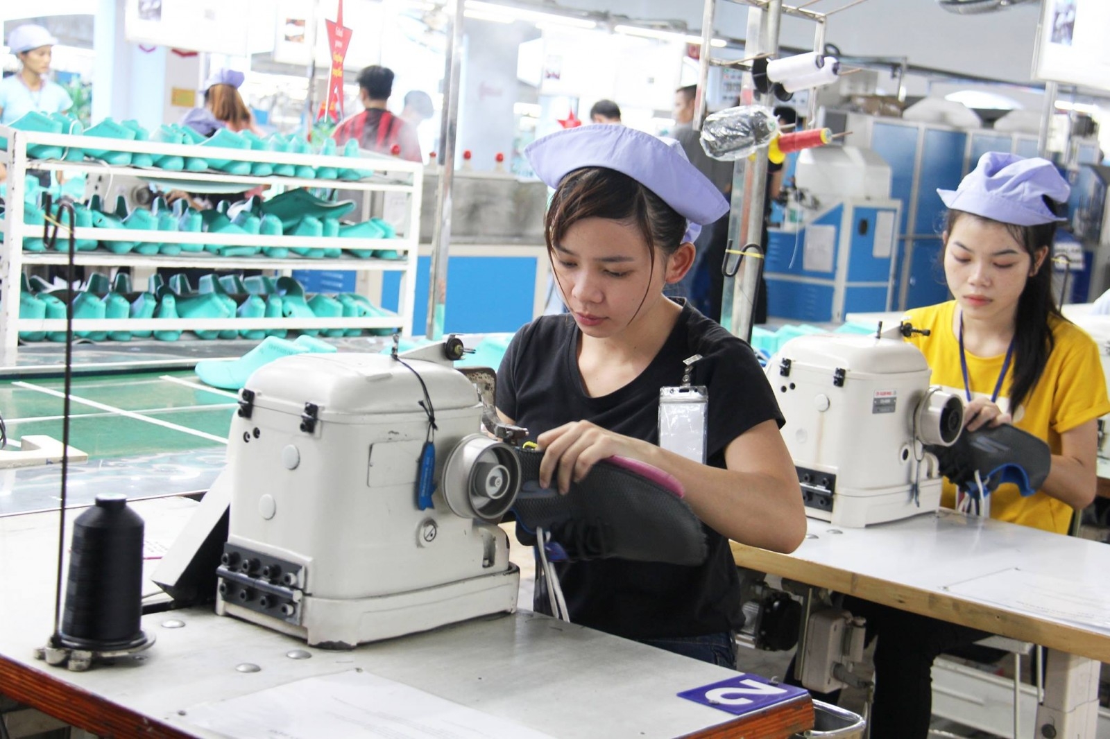 Tiếp xúc nhiệt độ cao và ồn liên quan đến sức khỏe tâm thần của công nhân sản xuất giày Tiếp xúc nhiệt độ cao và ồn liên quan đến sức khỏe tâm thần của công nhân sản xuất giày