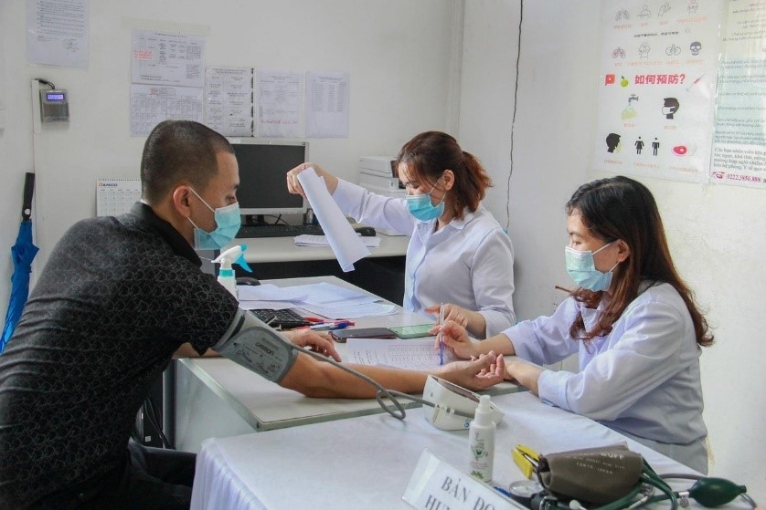 Tiêm vắc xin cho công nhân, đảm bảo “mục tiêu kép” của doanh nghiệp