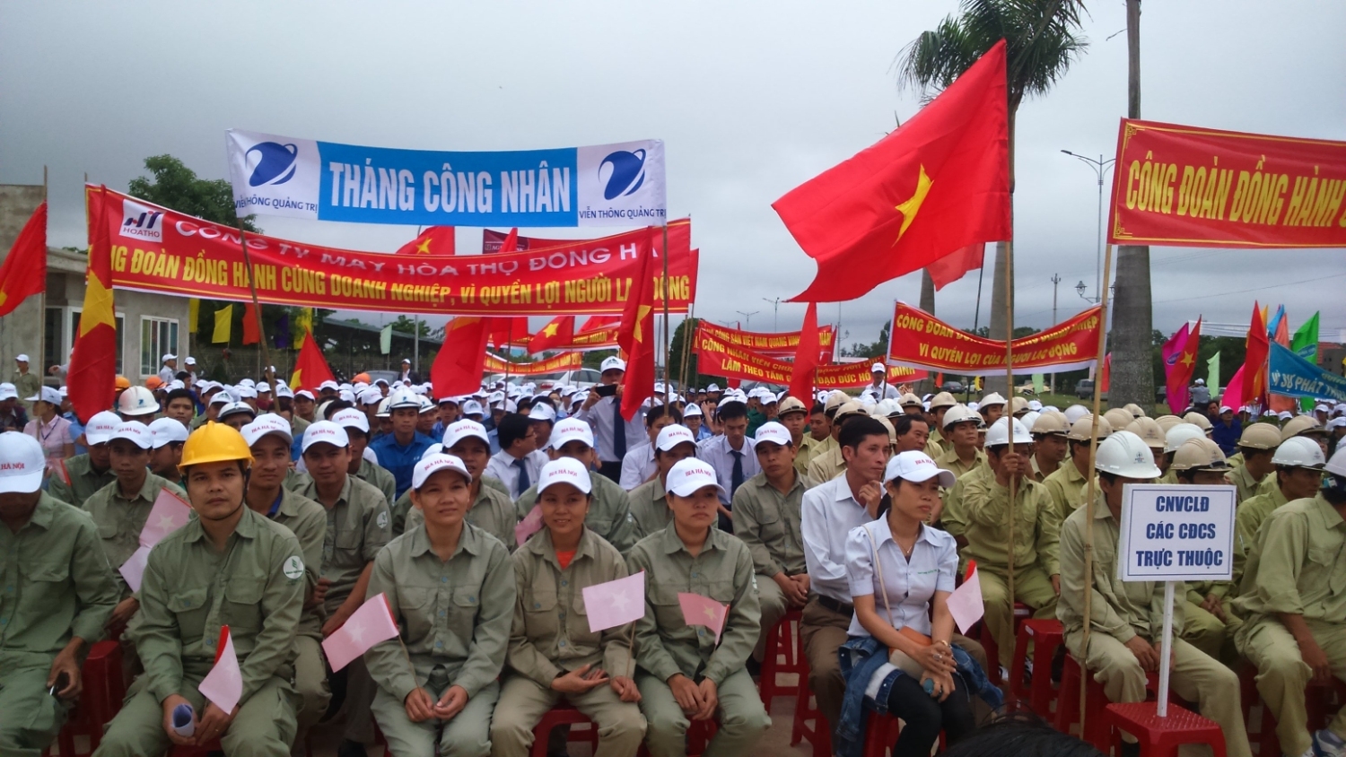 Những biến đổi tích cực trong cơ cấu giai cấp công nhân nước ta hiện nay Những biến đổi tích cực trong cơ cấu giai cấp công nhân nước ta hiện nay