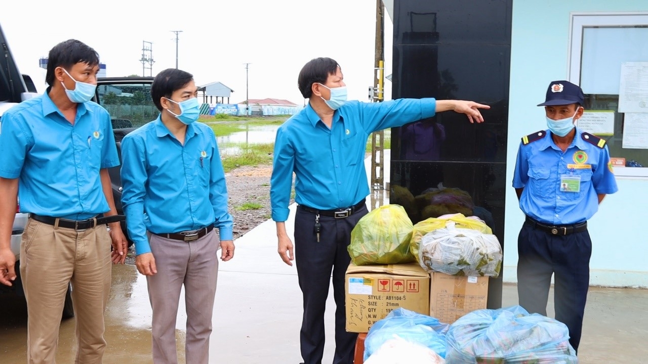 Công tác chăm lo bảo vệ người lao động trong bối cảnh Covid -19 của công đoàn Công tác chăm lo bảo vệ người lao động trong bối cảnh Covid-19 của công đoàn