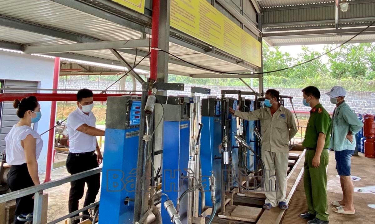 Quản lý máy, thiết bị, vật tư, chất có yêu cầu nghiêm ngặt về an toàn vệ sinh lao động Quản lý máy, thiết bị, vật tư, chất có yêu cầu nghiêm ngặt về an toàn vệ sinh lao động