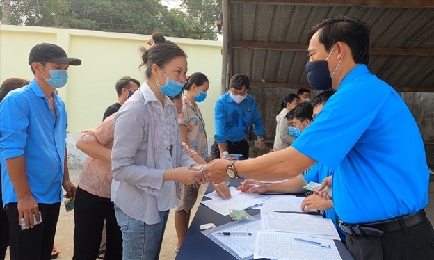 Tăng cường hỗ trợ doanh nghiệp duy trì sản xuất an toàn tại các tỉnh phia Nam