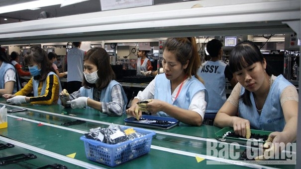 Lao động nữ làm việc tại các khu công nghiệp, khu chế xuất và vai trò của công đoàn Lao động nữ làm việc tại các khu công nghiệp, khu chế xuất và vai trò của công đoàn